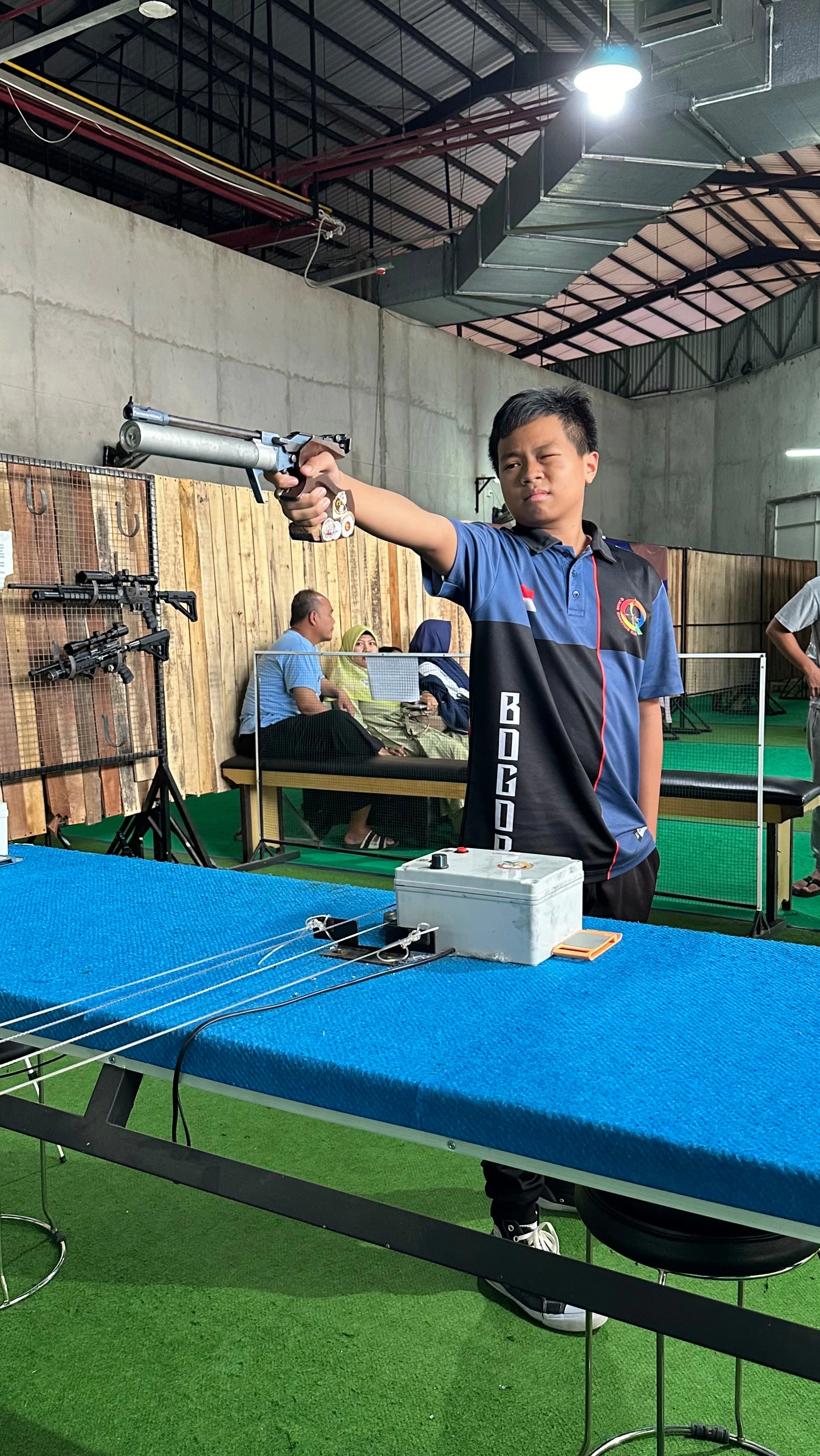 penembak AIR PISTOL 10 M