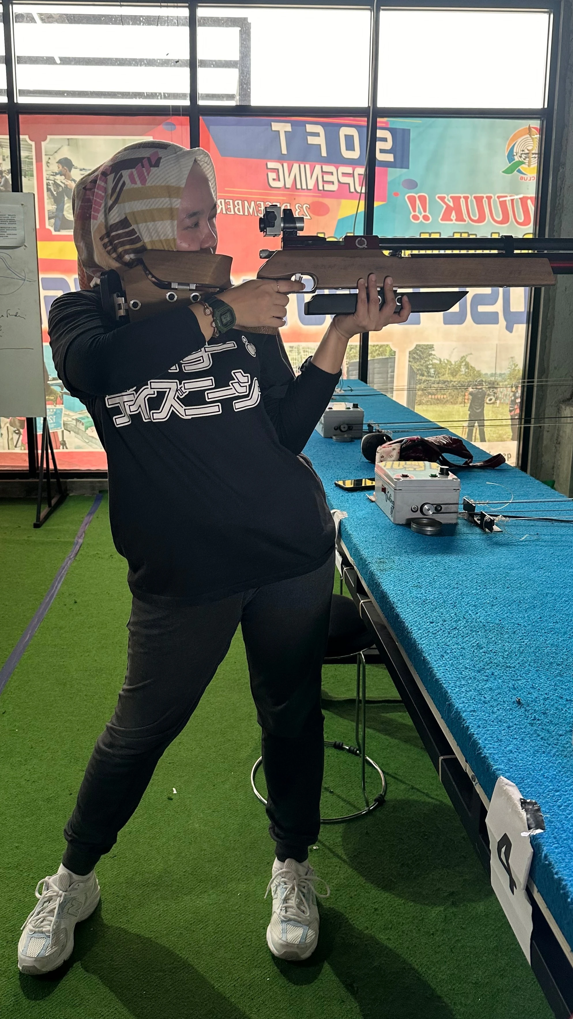 penembak AIR RIFLE 10 M